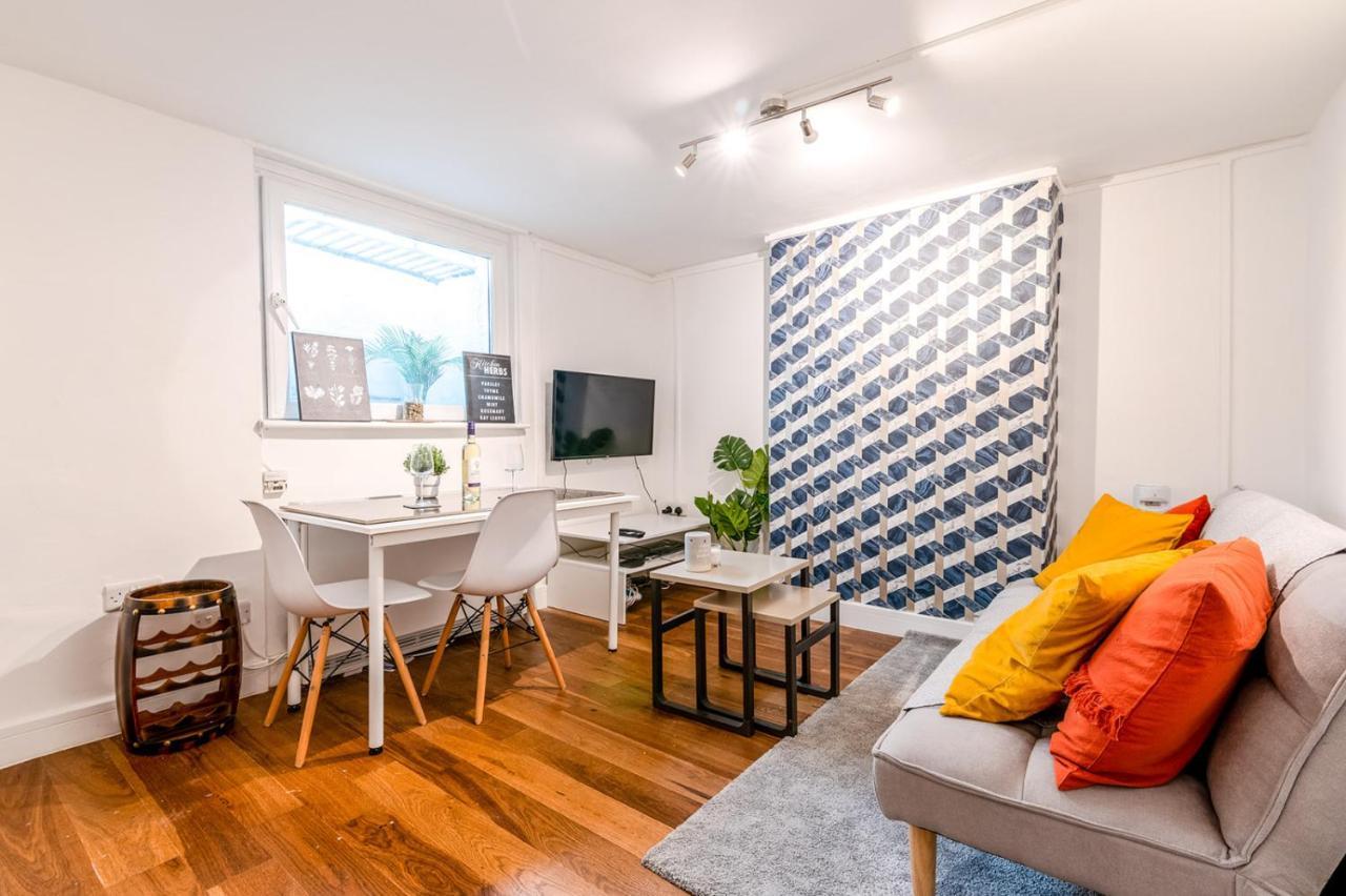 Modern One Bedroom Apartments In Brighton ภายนอก รูปภาพ