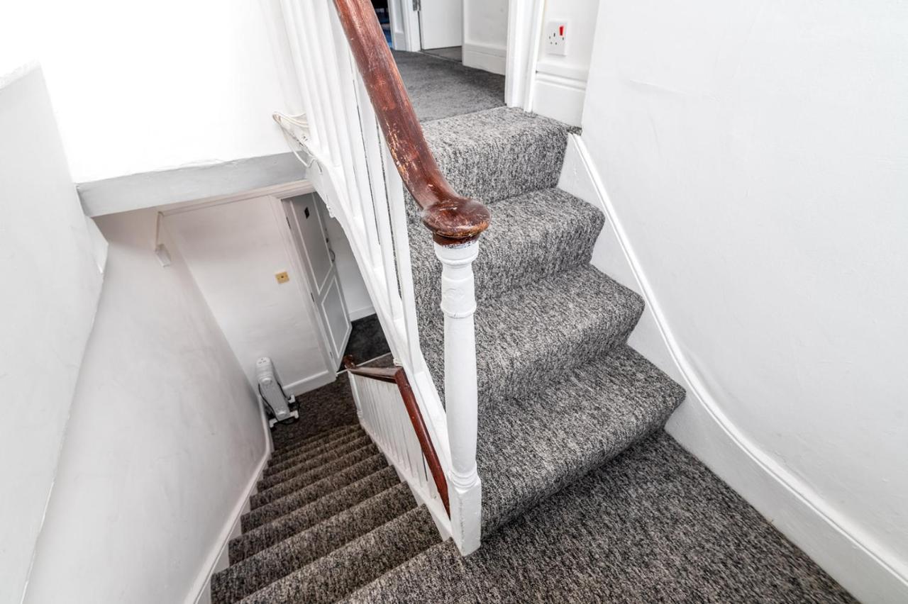 Modern One Bedroom Apartments In Brighton ภายนอก รูปภาพ