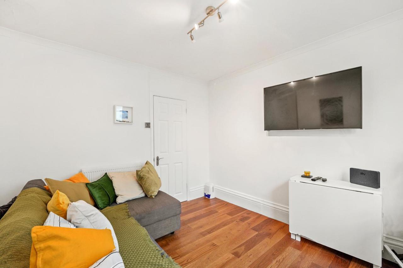 Modern One Bedroom Apartments In Brighton ภายนอก รูปภาพ