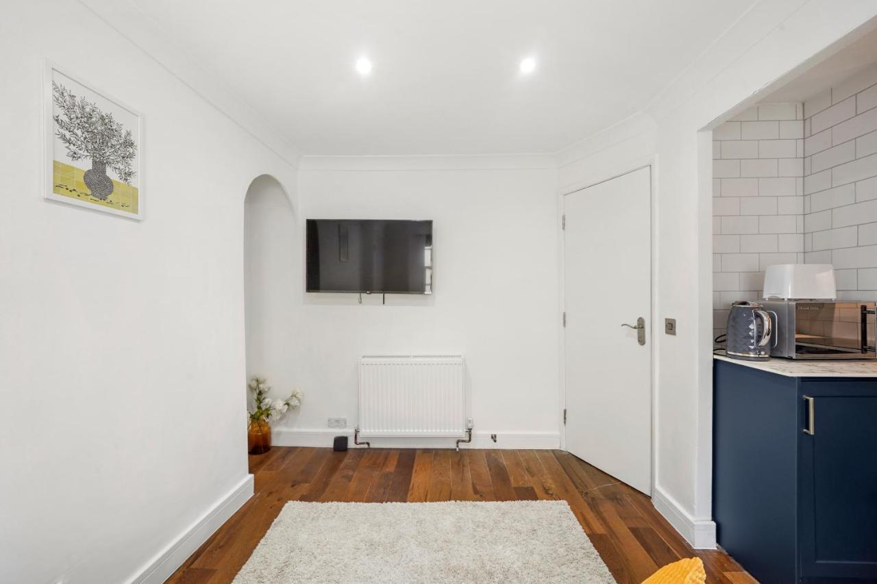 Modern One Bedroom Apartments In Brighton ภายนอก รูปภาพ