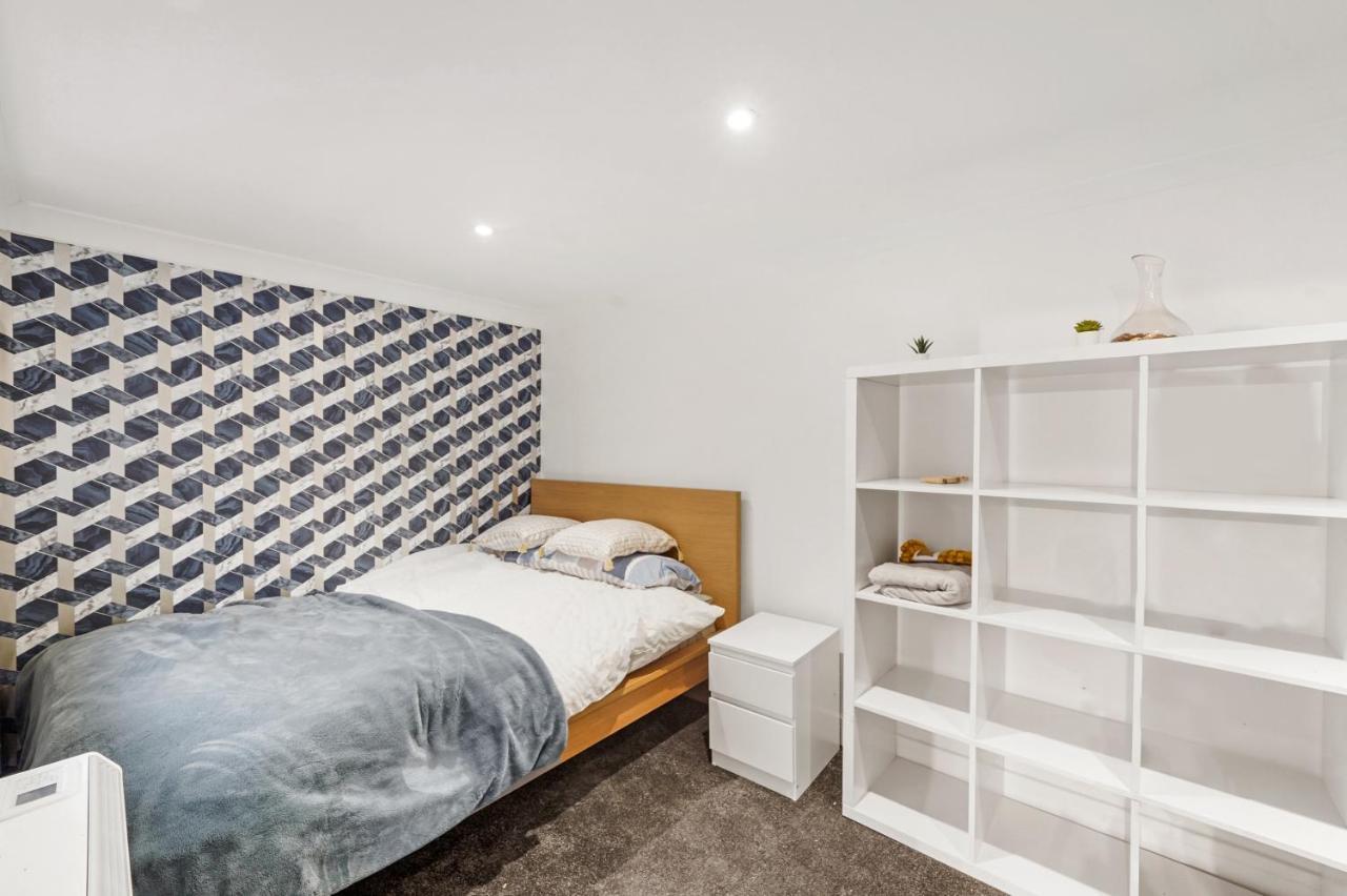 Modern One Bedroom Apartments In Brighton ภายนอก รูปภาพ