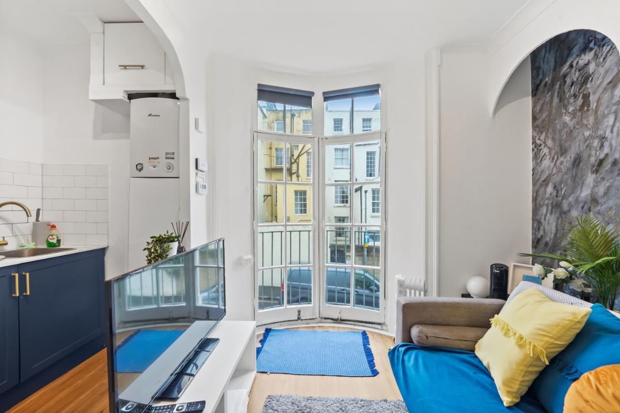Modern One Bedroom Apartments In Brighton ภายนอก รูปภาพ