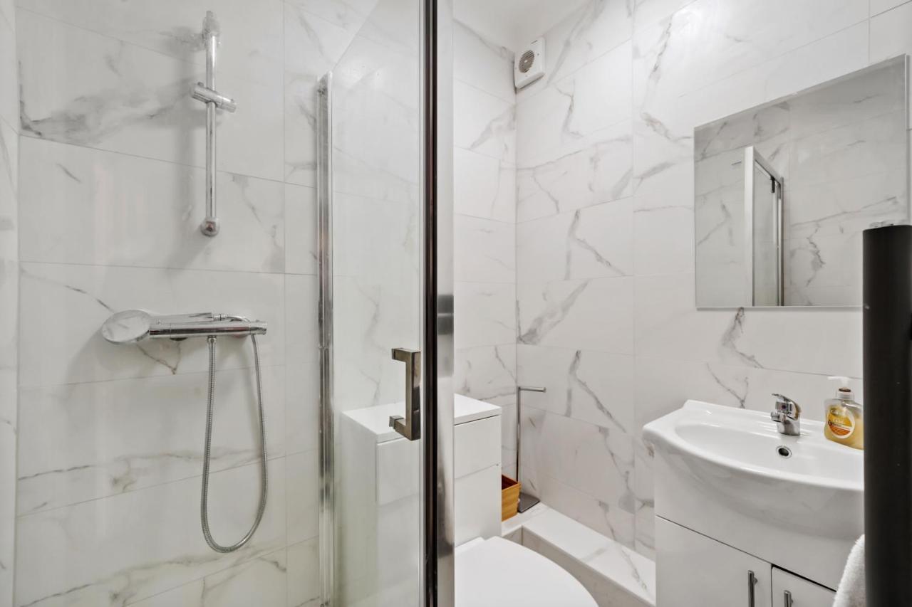 Modern One Bedroom Apartments In Brighton ภายนอก รูปภาพ